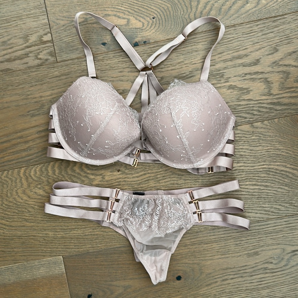 Victoria’s Secret Bra/panty set